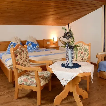 Gastehaus Anna Pensión 3*